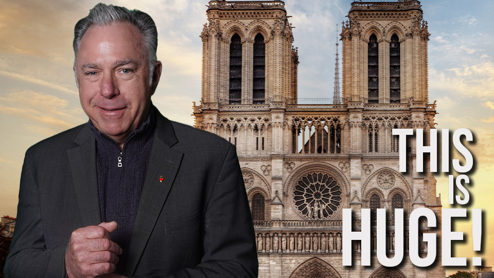 BREAKING: The TLM at Notre Dame in Paris